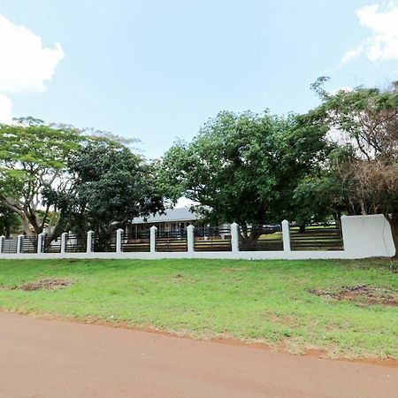 Msitu Kwetu Lodge & Safaris 赫卢赫卢韦 外观 照片