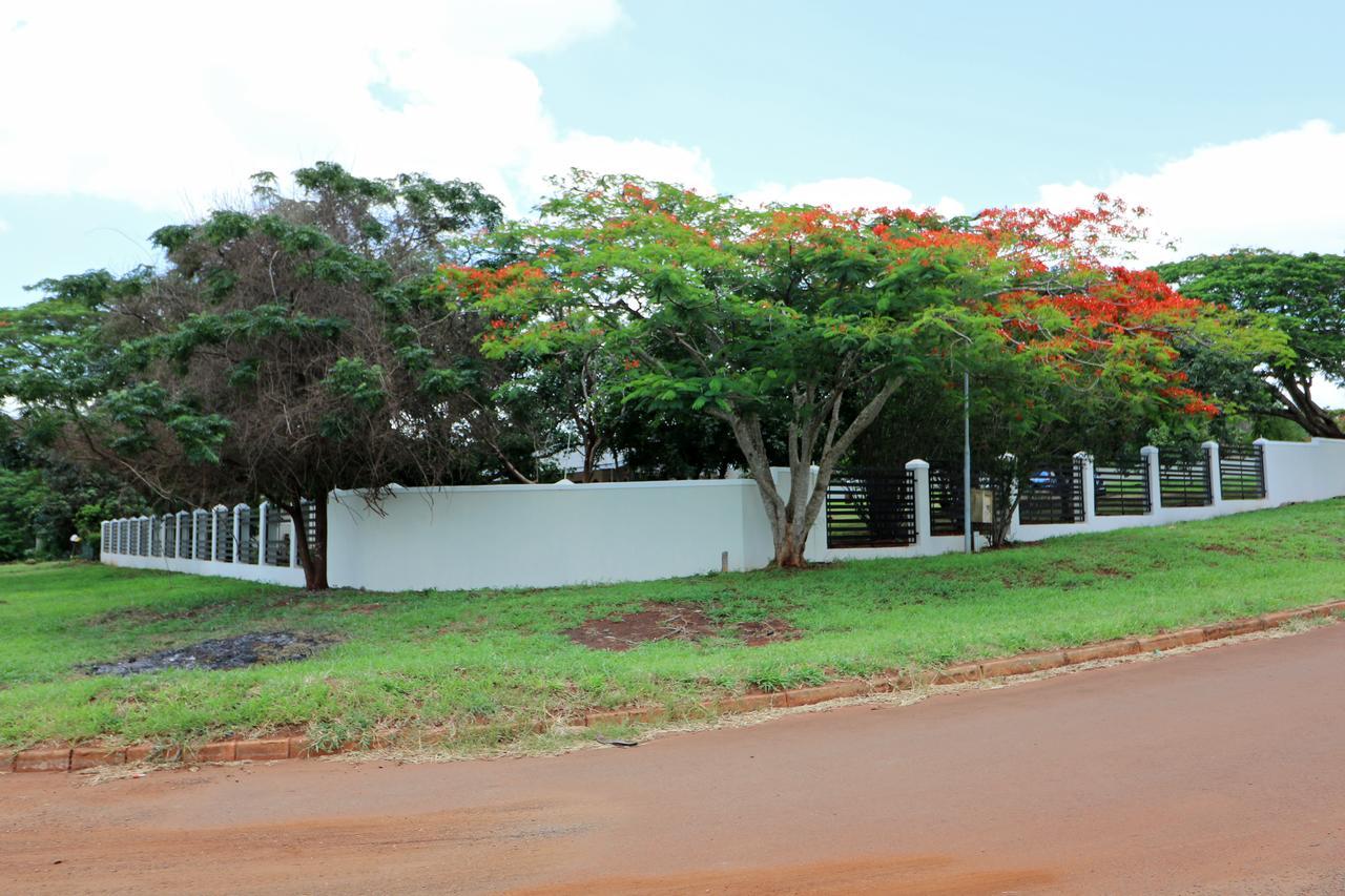 Msitu Kwetu Lodge & Safaris 赫卢赫卢韦 外观 照片