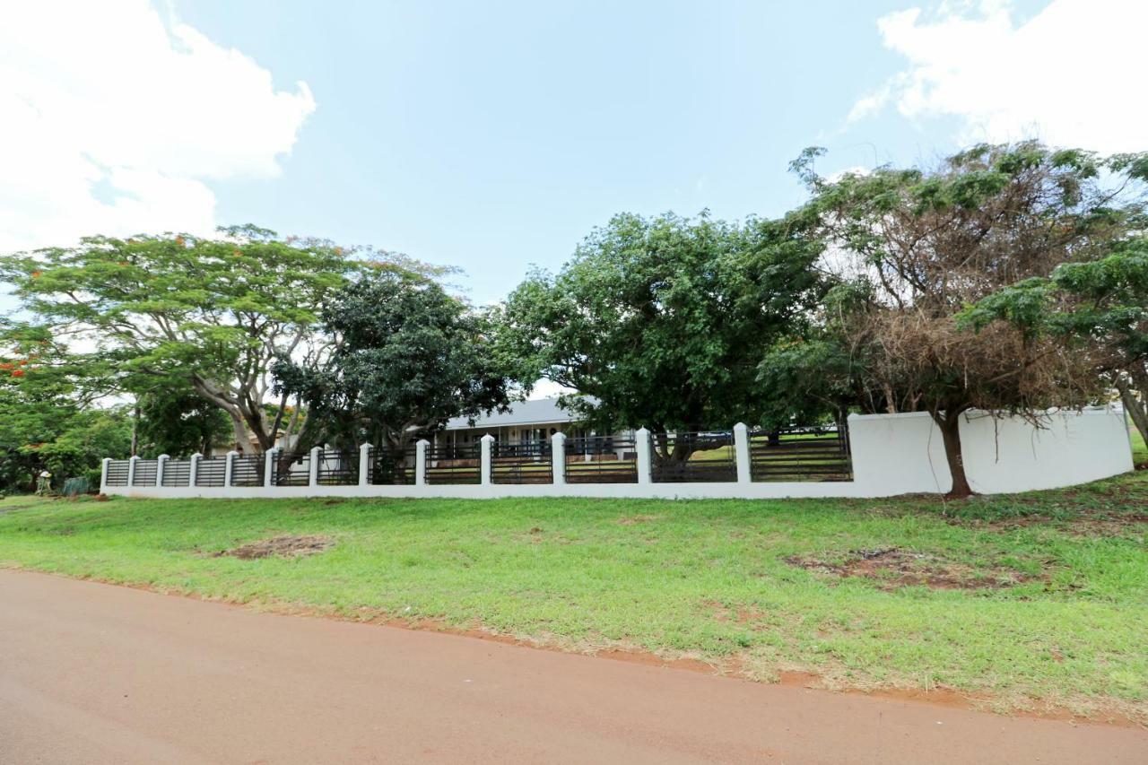 Msitu Kwetu Lodge & Safaris 赫卢赫卢韦 外观 照片